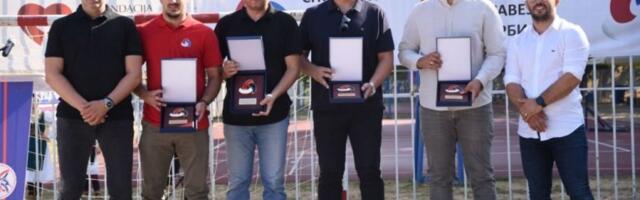 ZAVRŠENO NIKAD ZANIMLJIVIJE FINALE SEOSKI IGARA! Bacanje kamena s ramena, trke u džakovima, nadvlačenje štapa... Spektakularno! (VIDEO)