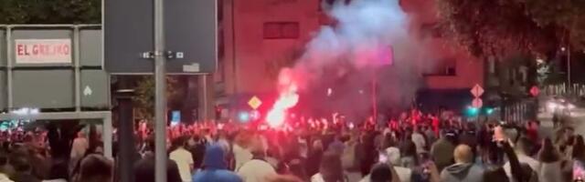 Smederevska jesen ipak bez Karleuše: Diva nije ni stigla da se uštima, građani je jurili niz ulicu