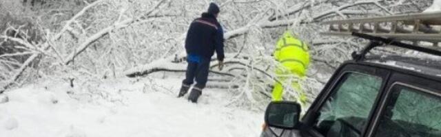 SIBIRSKI DANI U SRBIJI, ZALEĐENA JEZERA! Čak -18 u ova dva mesta, a popodne stiže LEDENA KIŠA: Na hiljade ljudi bez struje, a u ovim gradovima VANREDNA SITUACIJA