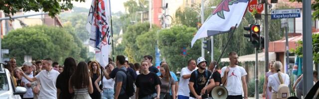 Šampioni licemerja! Blokaderi, imate li bar malo obraza: Napadali kampanju "od vrata do vrata", a sada...
