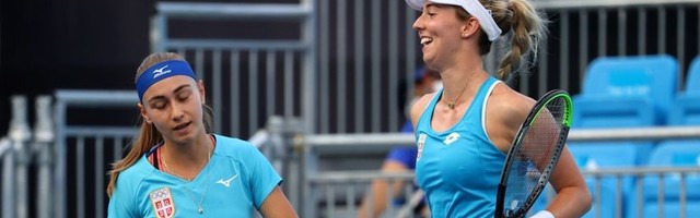 Kraj za ženski dubl, Nina i Aleksandra ispustile dve meč lopte i izgubile