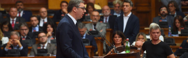 Skupština Srbije: Odbrana Vučićeva na primedbe Obradovića i Kamberija