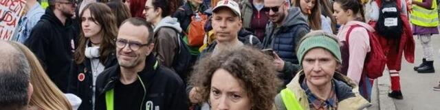 Studenti i građani krenuli na protest ispred Informera, TENZIJE u redakciji (UŽIVO)