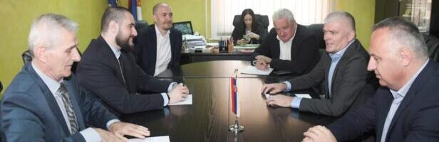 Ministar Usame Zukorlić u zvaničnoj posjeti Priboju: Fokus na infrastrukturne projekte i direktnu komunikaciju s građanima