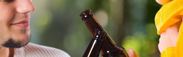 Zašto se ne nazdravlja sa čašom vode