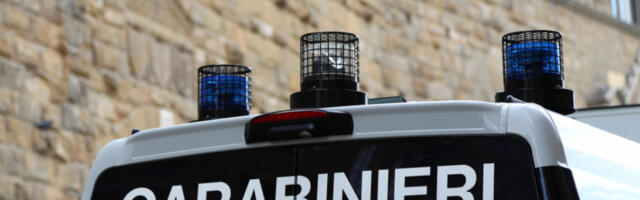 UKRAO LUKSUZNI "JAGUAR", PA SE ZAKUCAO U POLICIJSKI AUTO! Srbin (22) pobegao iz kućnog pritvora, drama u Italiji