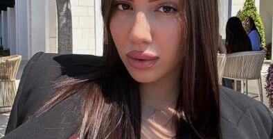 ĆERKA ZDRAVKA ČOLIĆA FOTOGRAFIJAMA ŠOKIRALA JAVNOST: Una Čolić provocira jači pol, pokazala gole butine, vilice popadale! (FOTO)