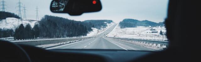 MUP apeluje na učesnike u saobraćaju: Budite oprezni zbog prazničnih gužvi i snega