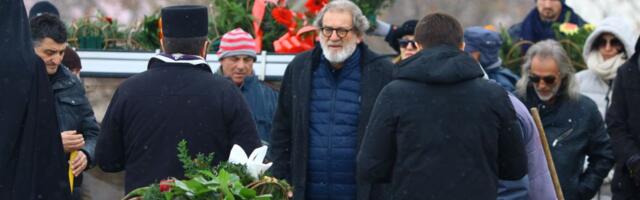 Sahranjen Ljuba Ninković, ispratili ga uz zvuke njegove pesme: "Moje vreme leti..."