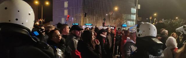 NDNV o incidentima u Novom Sadu: Prebijanje studenata i novinara pokazuje da režim uvodi beloruski model vlasti