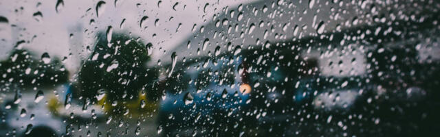 Evo kada se očekuje pljusak u Beogradu: Nevreme stiglo u Srbiju, temperatura oštro pada (RADARSKI SNIMCI)