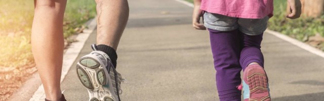 Tata postao meta žestokih kritika jer vodi ćerku na trčanje kako bi izgubila kilograme