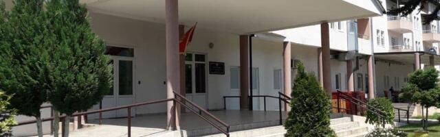 Otišao po tetku u starački dom, pa se šokirao: Mrtvoj starici ukrali burmu i iščupali zlatan zub?