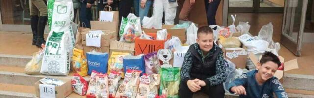 Đaci OŠ „Radoje Domanović“ sakupili 205 kilograma hrane za životinje u Zoo Kutku.