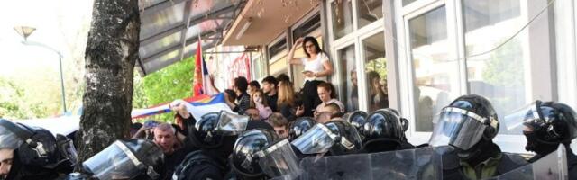 Studenti: Sigurni smo da se sećate ove slike. Sutra ćemo za razliku od prošlog puta... (FOTO)