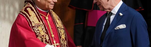 Razvedeni kralj Engleske pomolio se prvi put sa papom posle 500 godina