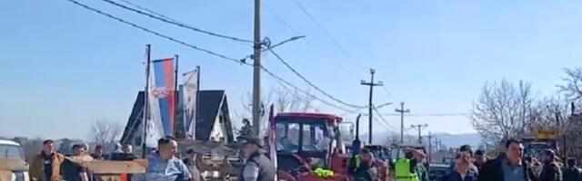 Incident na protestu poljoprivrednika u Mionici: Meštanin automobilom pokušao da probije blokadu i oborio čoveka na asfalt