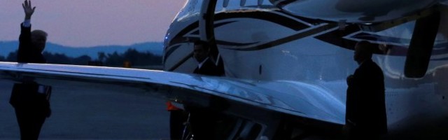 KONTROLORI LETA DOBILI SU PODATKE O AVIONU SA POSEBNIM ZNAKOM! Tramp odlazi iz SAD i to na dan inauguracije!