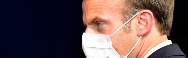 Francuska zatvara škole na tri nedelje