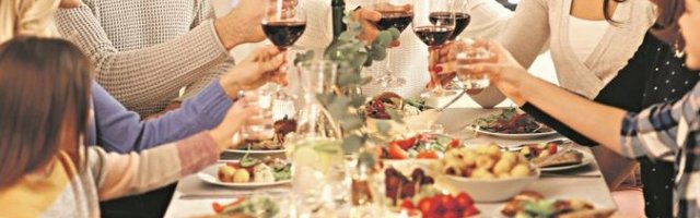 PRAVE DOMAĆICE VODE BRIGU I O TOME! Evo kako da DEKORIŠETE VASKRŠNJU TRPEZU - sjajne IDEJE! (VIDEO)