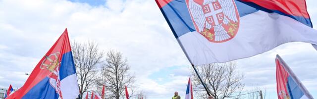 Komšije, gledajte malo svoja posla