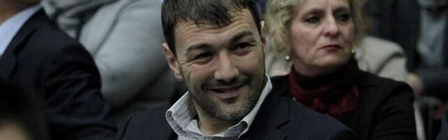 "Vlada Mandić i Dane Šijan mafijaju ispred Pionirskog parka" (FOTO)