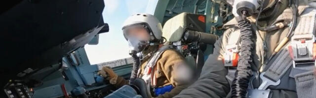 SNIMAK IZ KABINE BOMBARDERA Su-34 Rusi posejali smrt iz vazduha, eskplozije zatresle tlo (VIDEO)