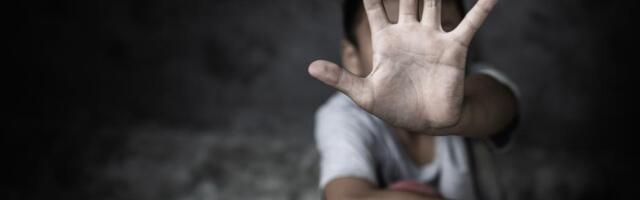 Mališan iz škole izašao sav krvav, pomogli mu prolaznici: Jezivo vršnjačko nasilje u Vlasotincu! Dečak završio u bolnici