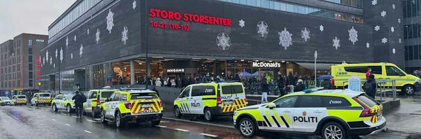 PUCNJAVA U NAJVEĆEM TRŽNOM CENTRU U OSLU! Policija otvorila vatru na napadača, savladan brzom akcijom