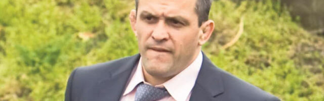 Рвачки шампион универзитетски професор