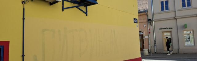 Novi Sad: Prekrečen grafit mržnje upućen ukrajinskom ambasadoru Oleksandru Litvinenku