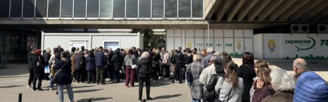 BESPLATNI PREGLEDI DANAS ISPRED OPŠTINE NOVI BEOGRAD: Zakazivanje ultrazvuka na licu mesta od 11.30 do 12 sati