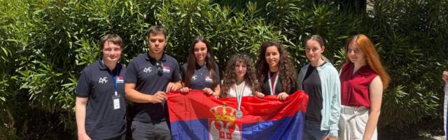 Učenice iz Srbije osvojile dve medalje i dve pohvale na informatičkoj olimpijadi u Italiji