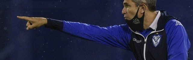 Maurisio Pelegrino zapalio petardu (VIDEO)
