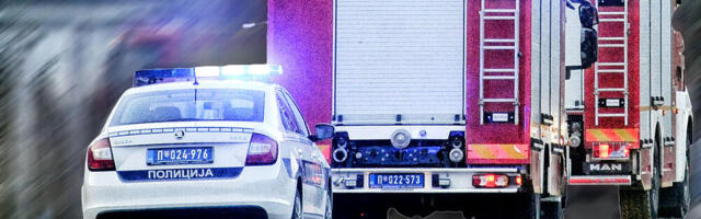 SJENIČACI U ČUDU, IZVLAČILI GA IZ LEDENOG JEZERA: Nevjerovatno, auto vukli bagerom i džipovima više od pola sata