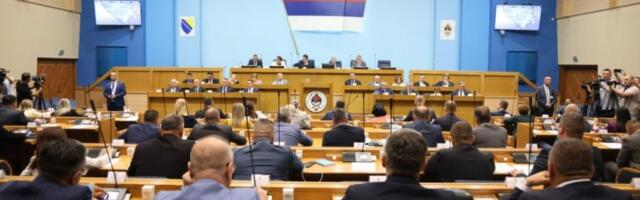 OŠTAR ODGOVOR SARAJEVU! Republika Srpska jasna "Šmit i odluke Suda BiH nas ne zanimaju!" (FOTO)