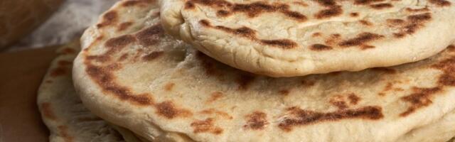 Posne lepinjice iz tiganja: Ukusom i mirisom vraćaju u detinjstvo - spremne za tren oka