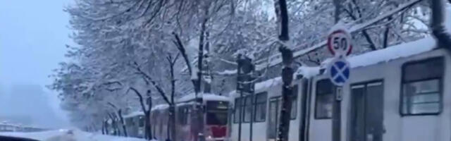 Snežna oluja pravi haos u Rumuniji: Bukurešt zatrpan, blokirane deonice autoputeva