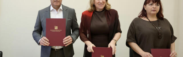 Пауновић потписала Посебан колективни уговор за државне органе са синдикатима