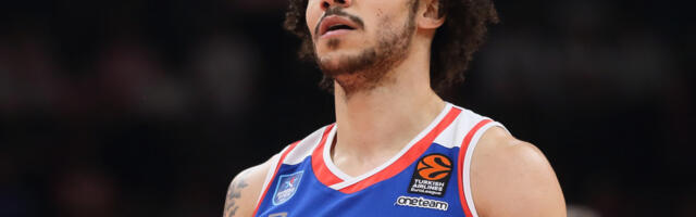 Larkin vodio Efes do polufinala turkog šampionata