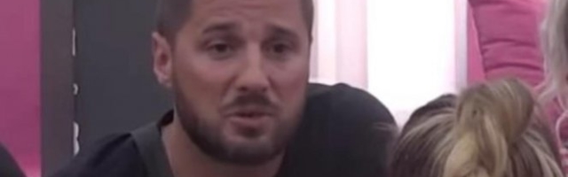 HTEO JE ŠERPOM VODE DA UGREJE BAZEN! Marko ima novi BLAM - Društvene mreže se usijale! Luna će PROPASTI U ZEMLJU!