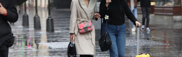 SIPI KIŠA, TMURNO NEBO NAD BEOGRADOM Evo gde će danas makar malo ogrejati Sunce