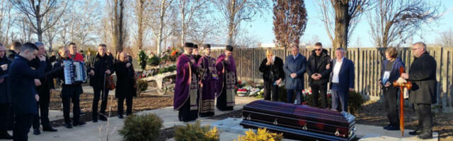 NAJTEŽI MOMENAT SAHRANE: Ovako se sin Tatjane Ječmenice oprostio od tragično stradale majke!