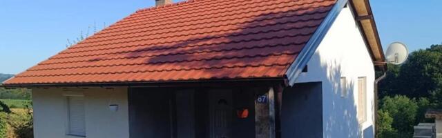 Aleksandar prodaje odmah useljivu i legalizovanu kuću! Nalazi se na 15 kilometara od grada: Cena je pravi šok!