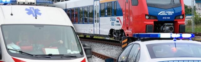 VOZ PUN PUTNIKA IZLETEO IZ ŠINA! Drama kod Lovćenca!