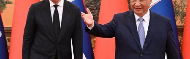VUČIĆ U KINI NA POZIV SI ĐINPINGA: Potparol MSP Kine održao konferenciju za novinare povodom posete predsednika Srbije!