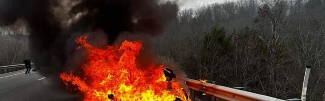 Gotovo 50.000 litara vode za gašenje požara na električnom automobilu