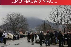 Срби осми дан на барикадама; КФОР: Пажљиво пратимо ситуацију на северу КиМ