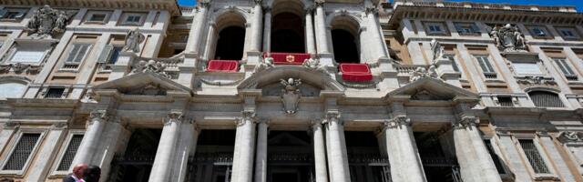 Skoro pola miliona ljudi ispratilo „narodnog papu“