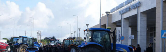 Аеродром у Грчкој поново затворен због протеста пољопривредника